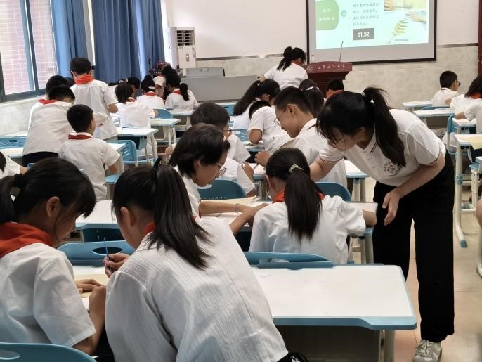 侯学煜3.jpg